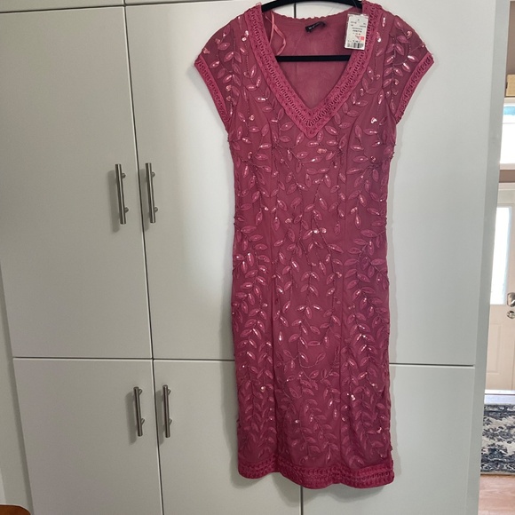 Le Chateau Rose Colour Beaded Embroidered XXS Dress - Picture 2 of 5